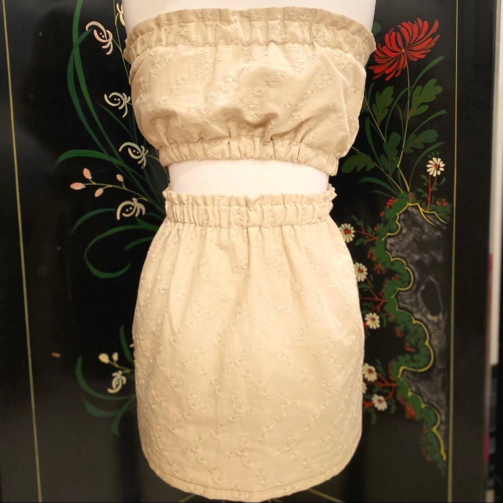 Handmade eyelet strapless set